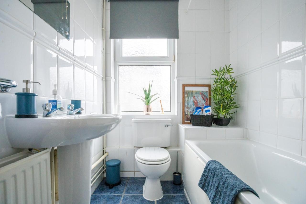 The Ella Fitzgerald - Modern 2 Bedroom Apartment, Super Close To City Centre Cardiff Eksteriør bilde
