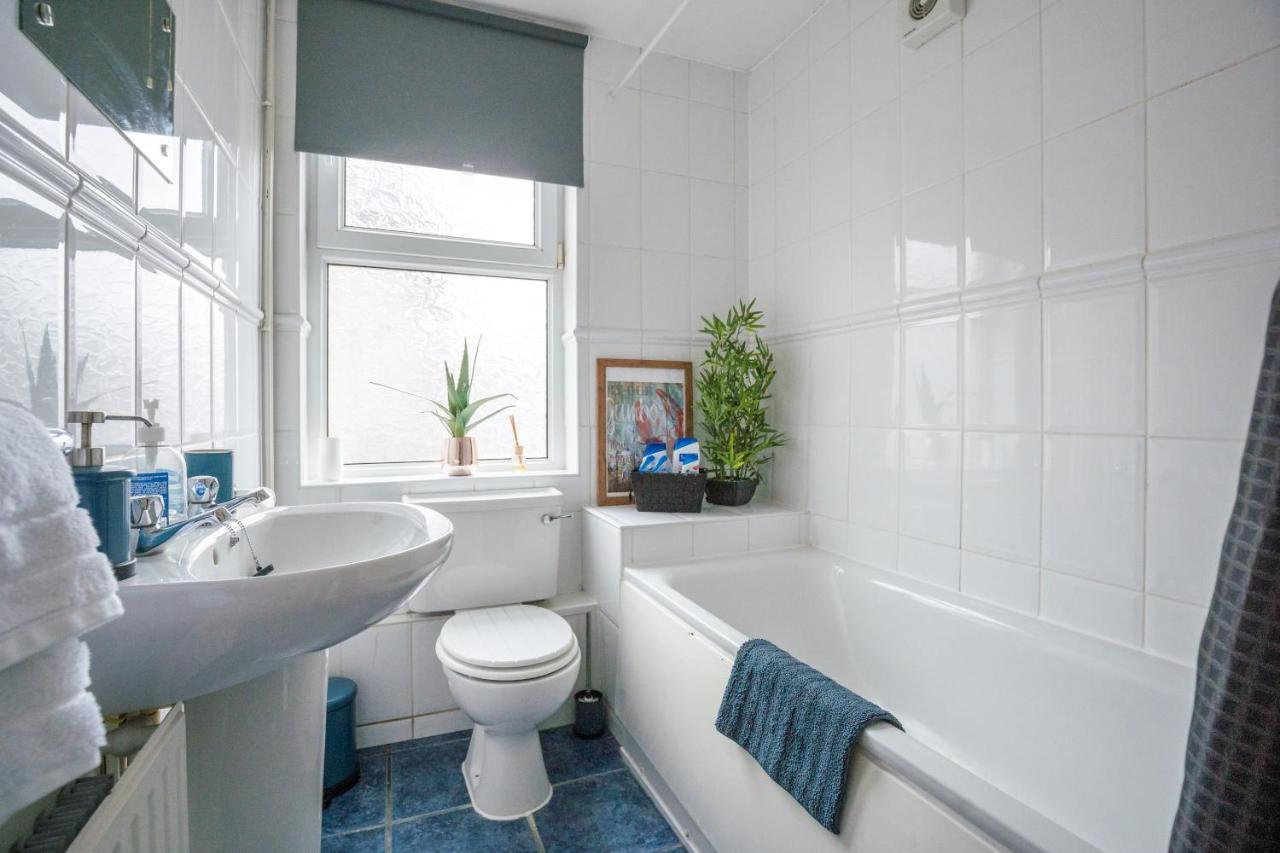 The Ella Fitzgerald - Modern 2 Bedroom Apartment, Super Close To City Centre Cardiff Eksteriør bilde